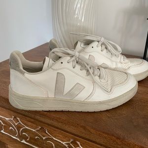 VEJA V10 white on white SZ 39/8 lightly worn sneakers